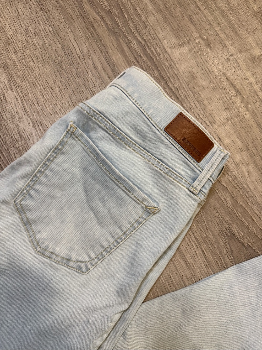 •EXPRESS• MID RISE LEGGING JEANS - Picture 8 of 8